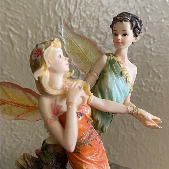 🧚♀️Rare🧚♀️Faerie Glen🧚♀️Amorflutter Figurine - Picture 5 of 10